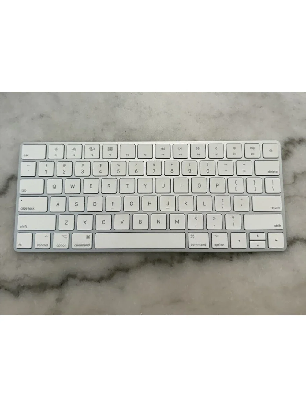 Apple Magic Keyboard A1644 Wireless Bluetooth Rechargeable White Keyboard